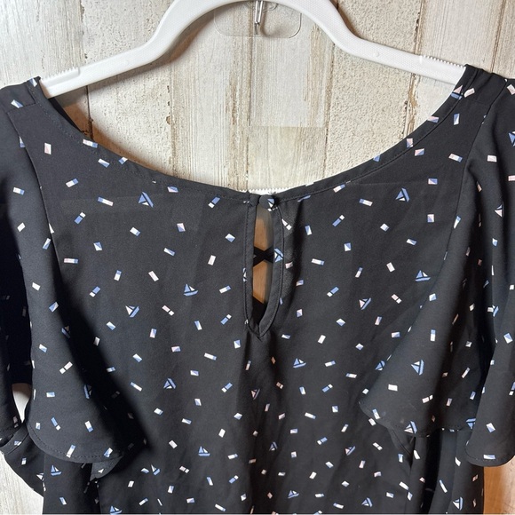 Torrid Chiffon Blouse Short Sleeve Crisscross Black Sail Boat Print Top Size 2 - Picture 9 of 16
